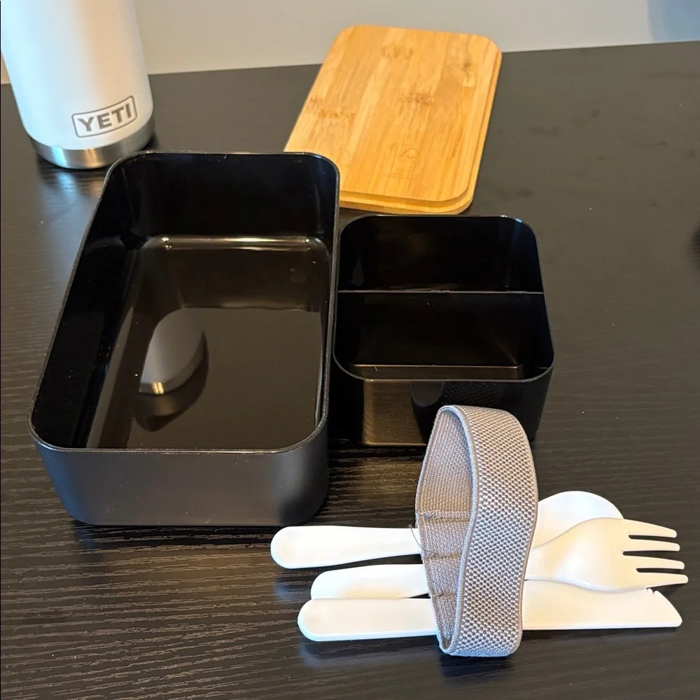 Starkisk yeti water bottle & bento box